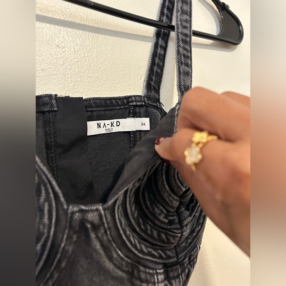 NAK-D. Size 34. Cropped top. - Picture 2 of 4